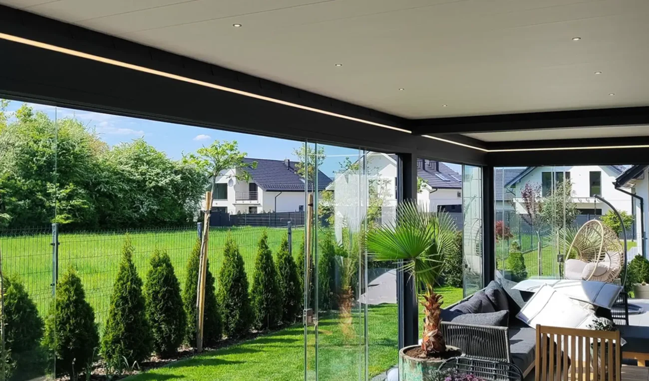 Zadaszenia tarasu z użyciem zadaszenia lamelowego – komfort i styl w jednym